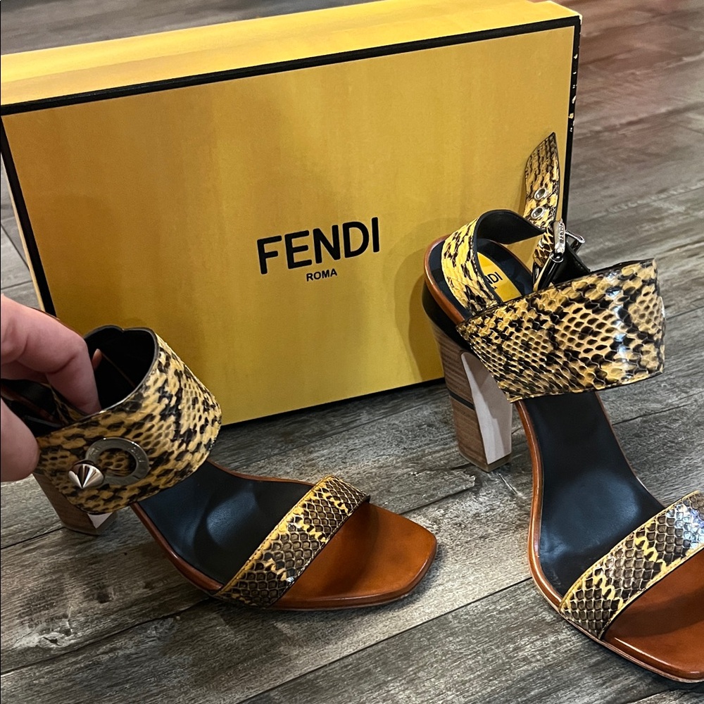 Fendi Women's Snakeskin Heels - Black and Tan